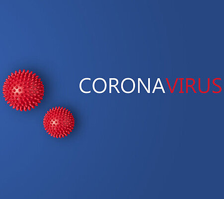 Corona Virus in rot auf blauem Hintergrund