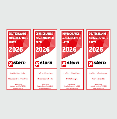 4 rot-weiße Stern Ärztesiegel 2026 nebeneinander in einem quadratischen Rahmen, hellgrauer Hintergrund