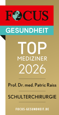 Focus Top Mediziner Siegel 2026 Schulterchirurgie Prof. Dr. med. Patric Raiss, goldfarbenes Siegel mit schwarzer und weißer Schrift
